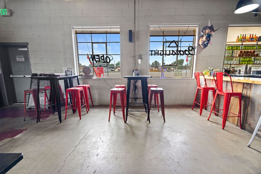 More Photos Of 1589 W Victory Way, Craig Flex For Sale