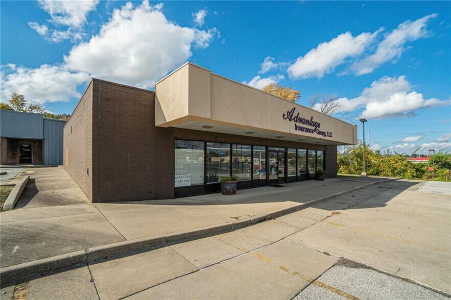 More Photos Of 903 NW Woods Chapel Rd, Blue Springs General Retail For Sale