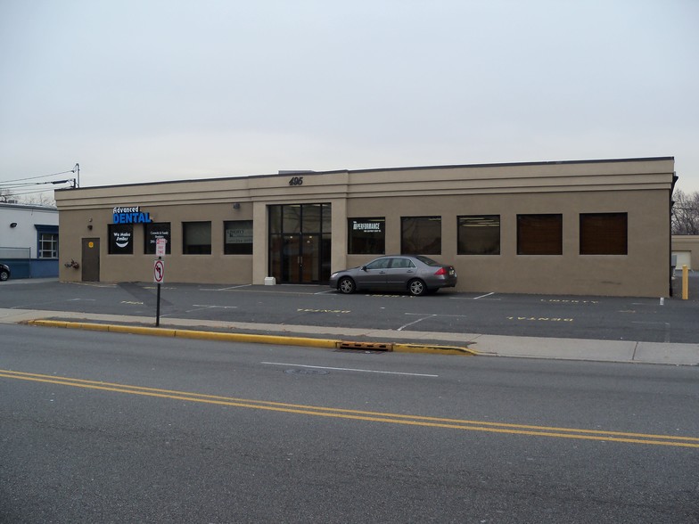 Primary Photo Of 495 Mola Blvd, Elmwood Park Warehouse For Lease