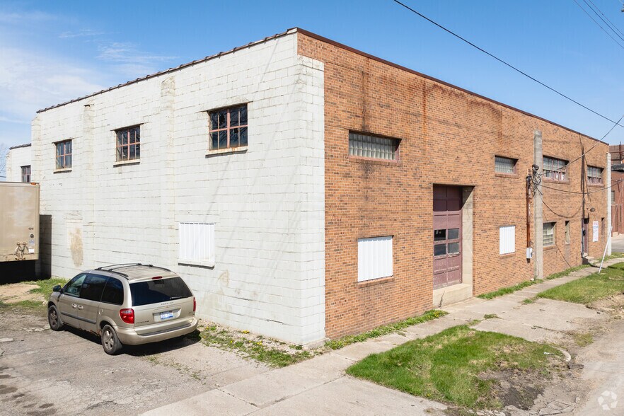 Primary Photo Of 113 S Dean St, Adrian Service For Sale