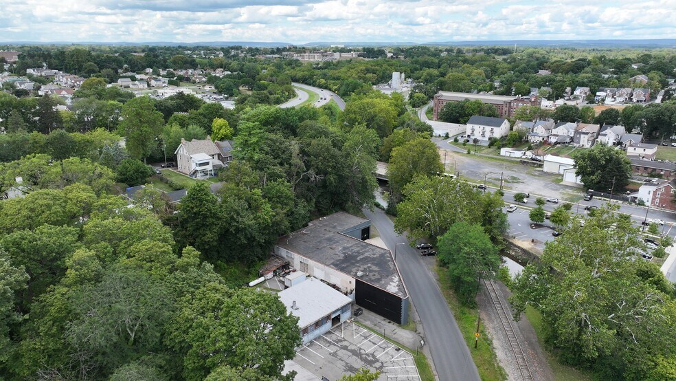 More Photos Of 719 Conestoga St, Bethlehem Warehouse For Lease