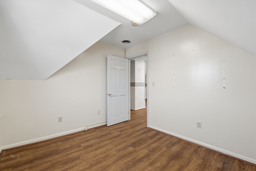 More Photos Of 101 W 9th Ave, Homestead Office For Sale