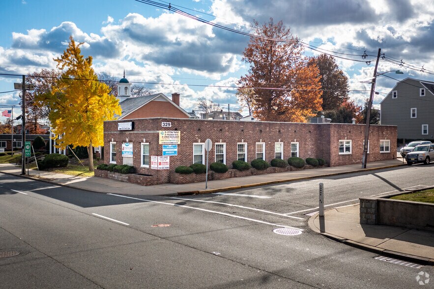 More Photos Of 329 Amboy Ave, Woodbridge Medical For Sale