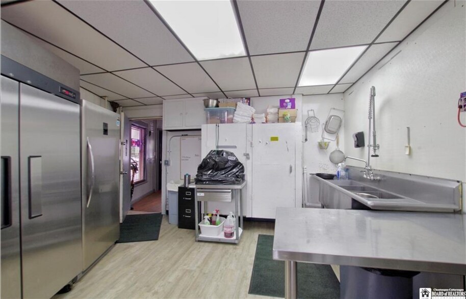 More Photos Of 1414 E 2nd St, Jamestown Flex For Sale