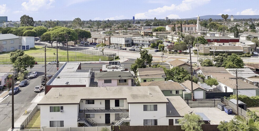 More Photos Of 10621 San Carlos Ave, South Gate Multifamily For Sale