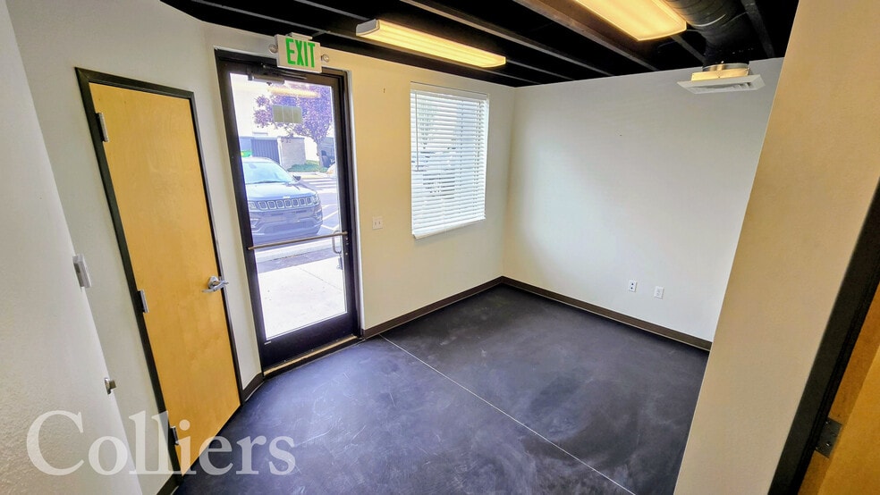 More Photos Of 1270-1300 E Fairview Ave, Meridian Light Distribution For Lease