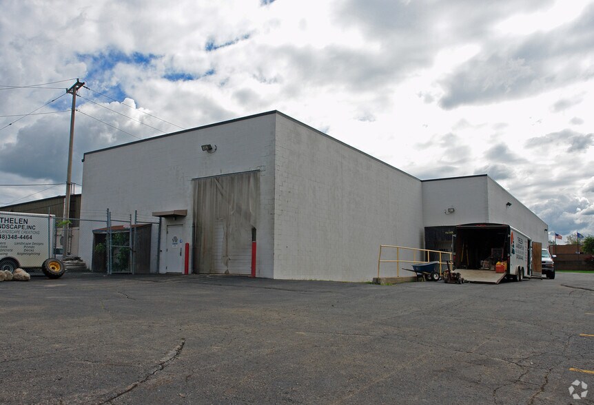 More Photos Of 24351 Indoplex Cir, Farmington Hills Manufacturing For Sale