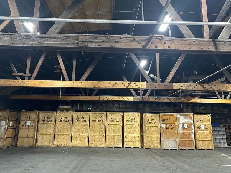 More Photos Of 401 N Leavitt St, Chicago Manufacturing For Sale