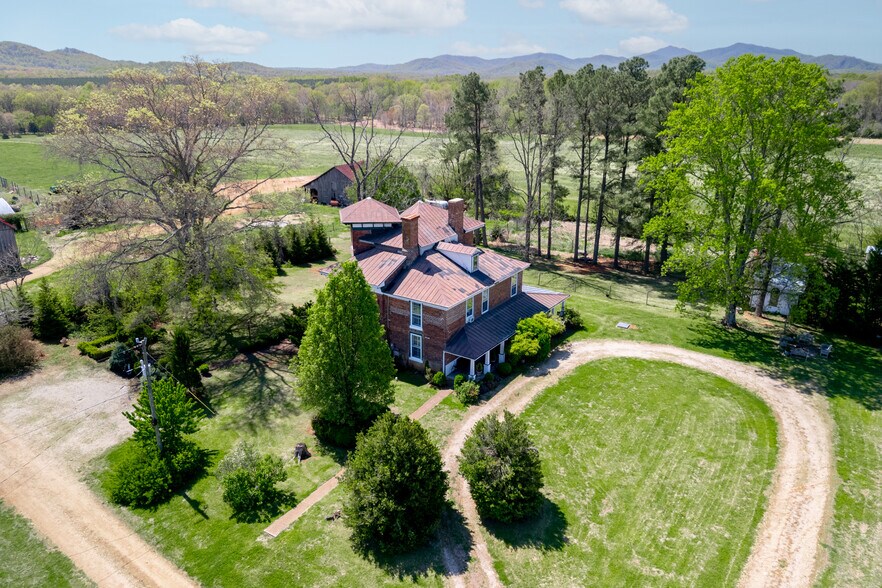 More Photos Of 2416 Lowesville Rd, Amherst Hospitality For Sale