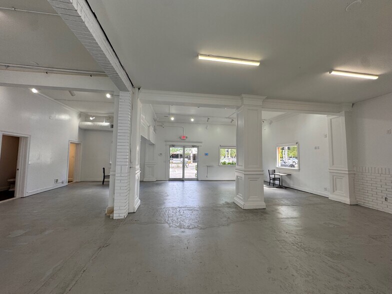 More Photos Of 700 W Las Olas Blvd, Fort Lauderdale Freestanding For Lease
