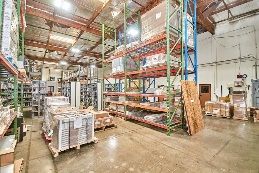 More Photos Of 560 S Melrose St, Placentia Warehouse For Lease