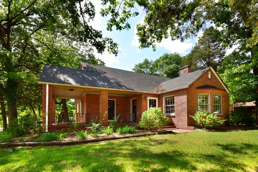 More Photos Of 2306 S Cannon Blvd, Kannapolis Office Residential For Sale