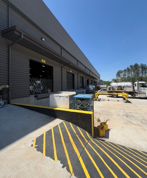 More Photos Of 135 Prosperity Way, Dahlonega Manufacturing For Lease