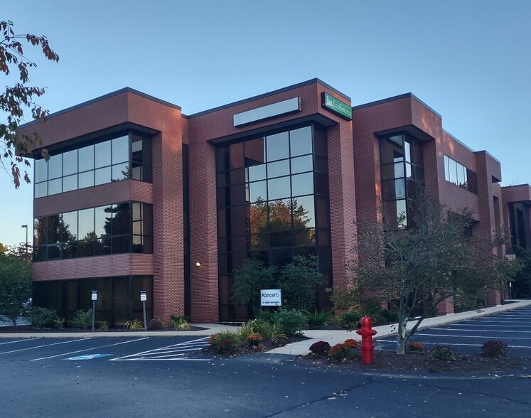 Primary Photo Of 7 Stiles Rd, Salem Office For Lease
