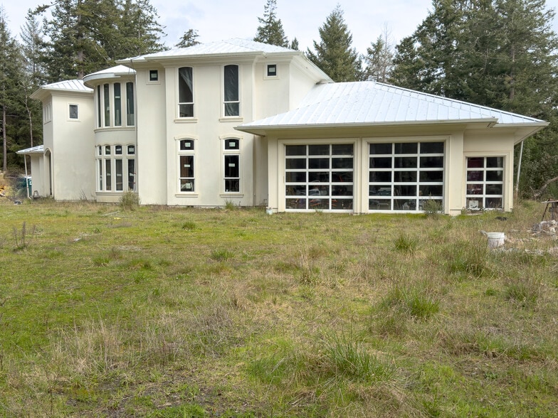 More Photos Of 46914 US-101, Bandon General Retail For Sale