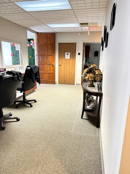 More Photos Of 1289 S Linden Rd, Flint Medical For Lease