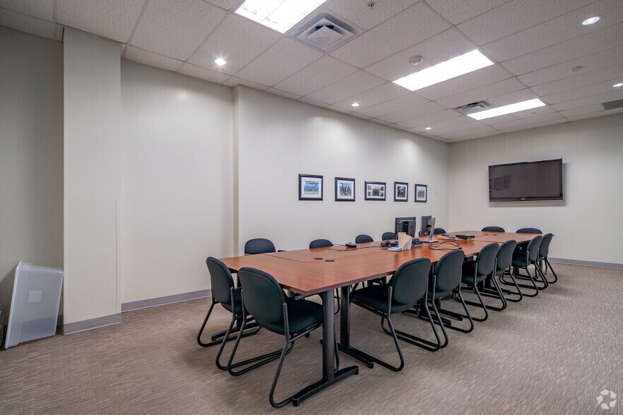 More Photos Of 10000 Rogers Run, San Antonio Office For Sale