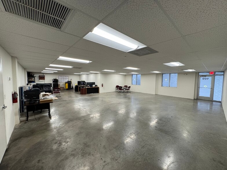 More Photos Of 8565 W 44th Ave, Hialeah Warehouse For Lease
