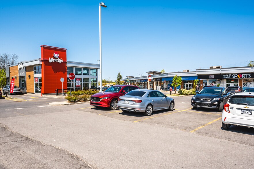 More Photos Of 2953 Boul Saint-Charles, Kirkland Unknown For Lease