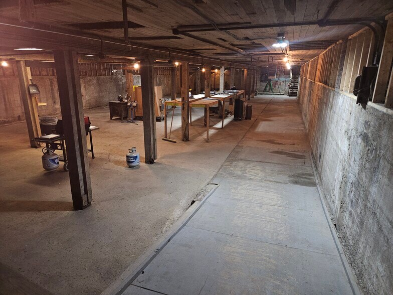 More Photos Of 51 Bank St, Orchard Park Warehouse For Sale