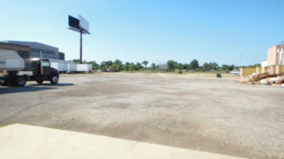 More Photos Of 5660 W Taylor St, Chicago Warehouse For Sale