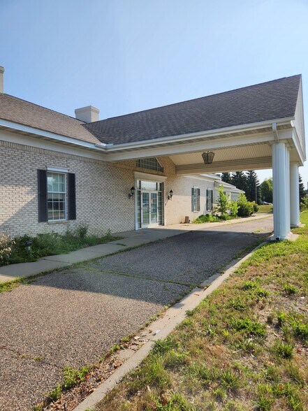 More Photos Of 7300 42nd Ave N, New Hope Freestanding For Sale
