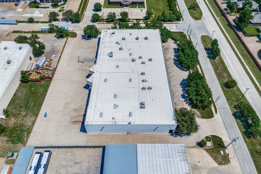 More Photos Of 2853 Dickerson Pky, Carrollton Industrial For Lease