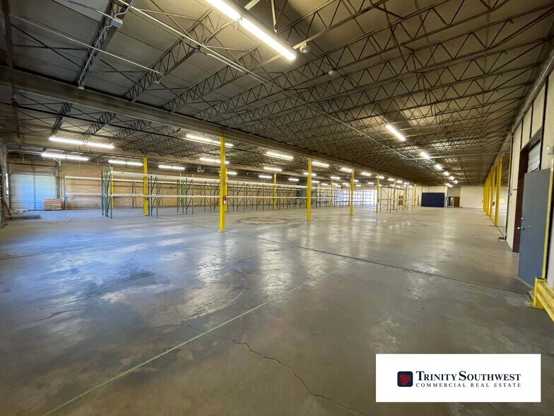 More Photos Of 122 Riveredge Dr, Dallas Distribution For Lease