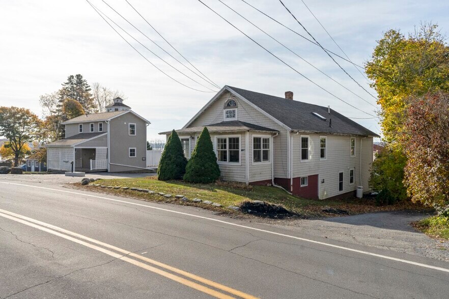 More Photos Of 47 & 49 Atlantic Avenue, Boothbay Harbor Flex For Sale