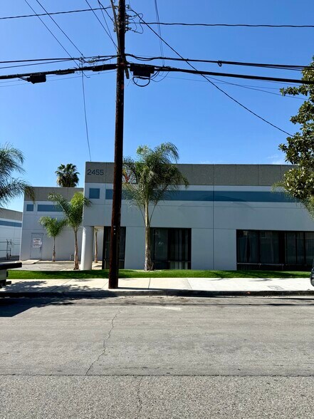 More Photos Of 2455 Lewis Ave, Signal Hill Warehouse For Sale