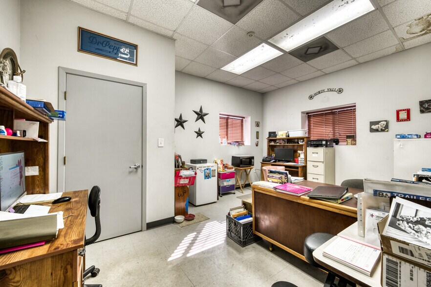 More Photos Of 9360 Osr, Midway Specialty For Lease