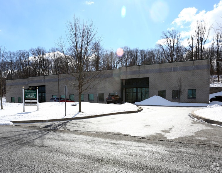 More Photos Of 230 Three Tun Rd, Malvern Flex For Lease