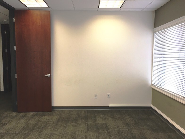 More Photos Of 1941 Frank Scott Pky, Shiloh Medical For Lease