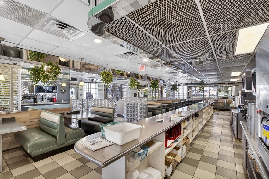 More Photos Of 4040 US Highway 27 S, Sebring Restaurant For Lease