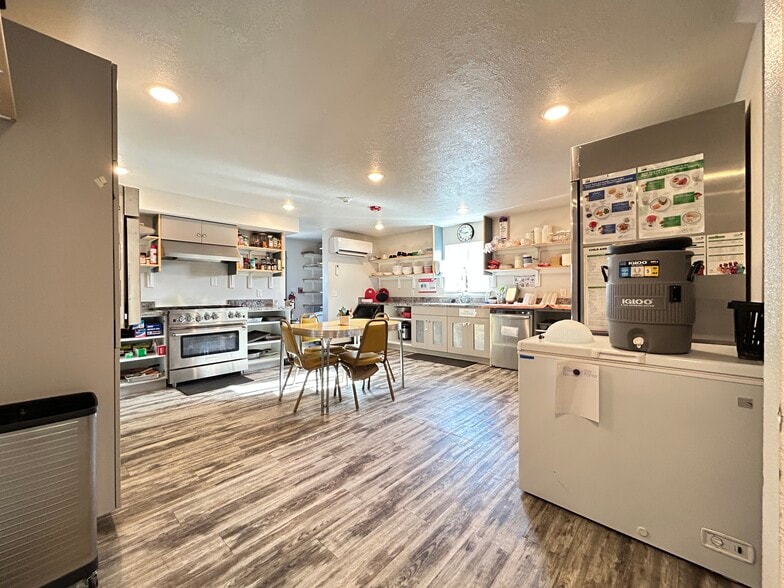 More Photos Of 1065 Tefft St, Corvallis Office For Lease