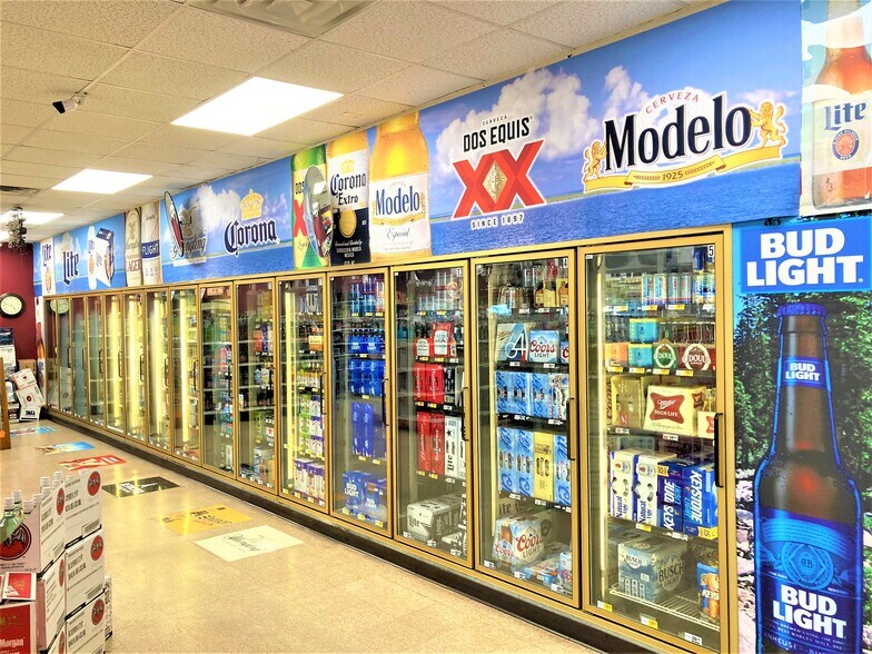 More Photos Of 630 S Lake Dallas Dr, Lake Dallas General Retail For Sale