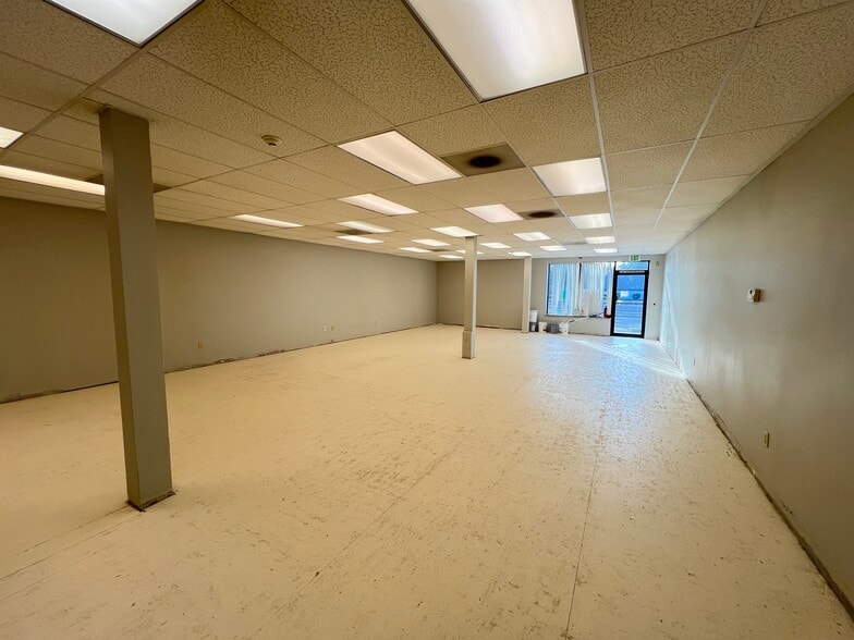 More Photos Of 5317 NE Saint Johns Rd, Vancouver Warehouse For Lease
