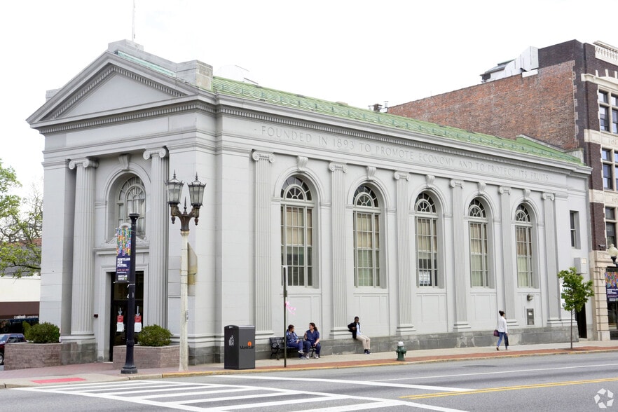 More Photos Of 441 Bloomfield Ave, Montclair Bank For Lease