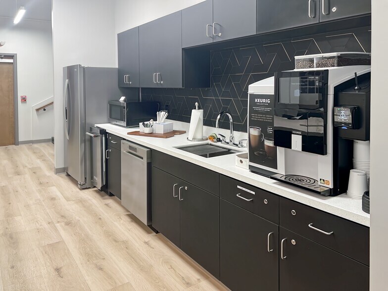 More Photos Of 16-20 E Broad St, Columbus Coworking Space