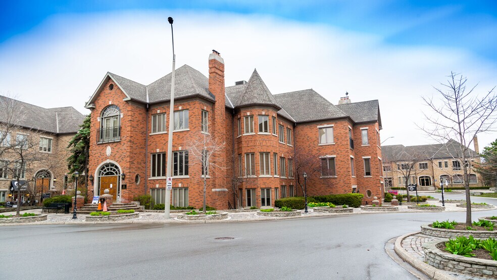 More Photos Of 55-57 Village Centre Pl, Mississauga Office For Lease