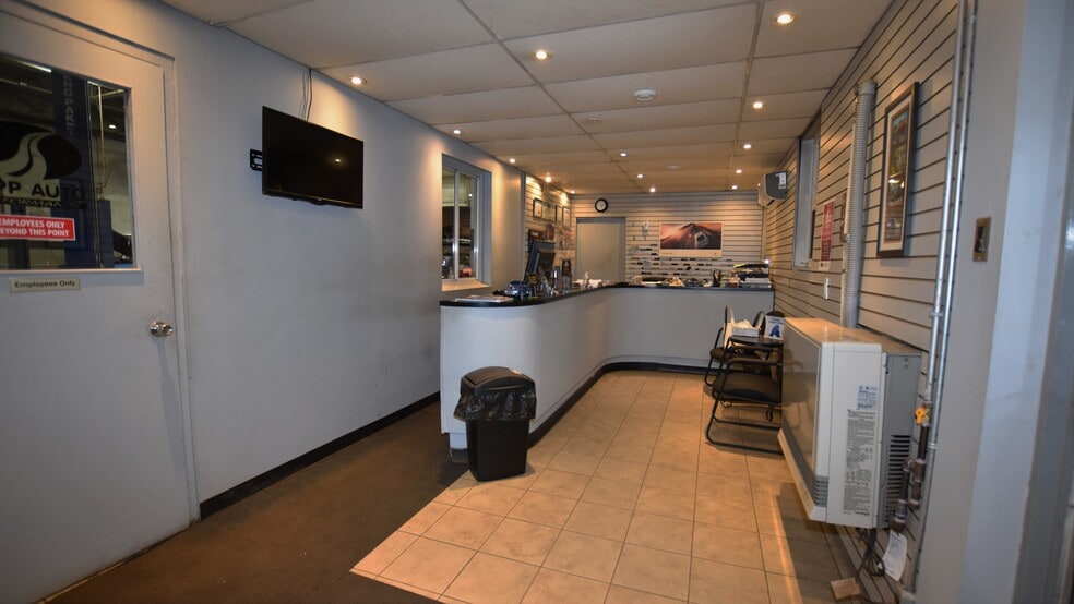 More Photos Of 39 Cleopatra Dr, Nepean Warehouse For Sale