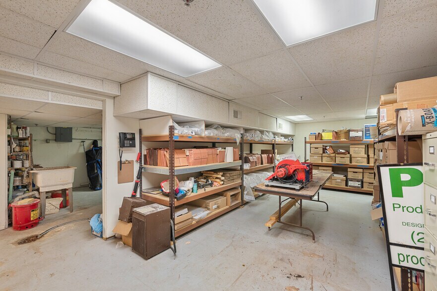 More Photos Of N90W16995 Appleton Ave, Menomonee Falls Office For Sale