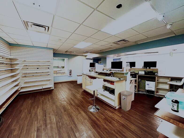 More Photos Of 910 Old Camp Rd, Lady Lake Medical For Lease