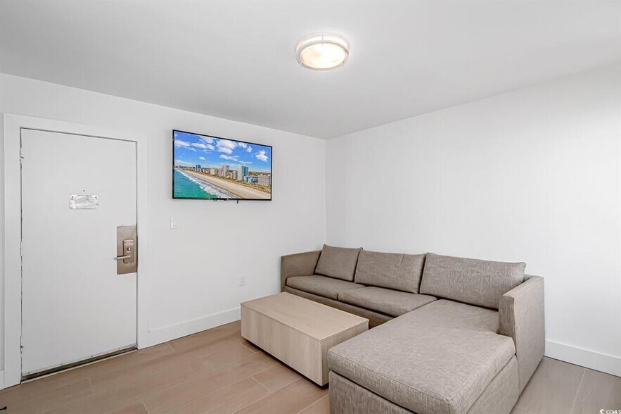 More Photos Of 2209 S Ocean Blvd, Myrtle Beach Hotel For Sale