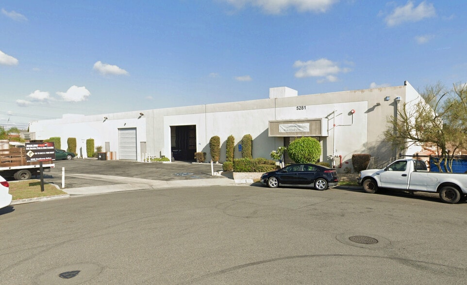 More Photos Of 5261-5281 Business Dr, Huntington Beach Manufacturing For Lease