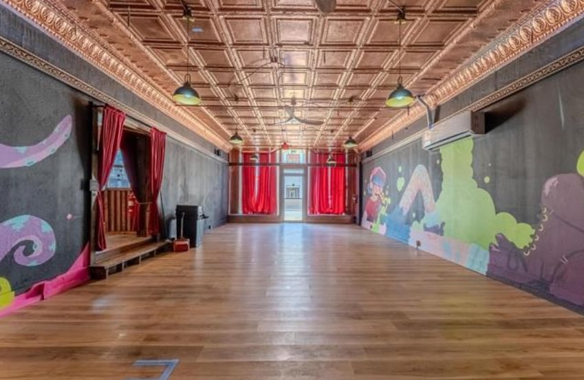 More Photos Of 178 S Wabash St, Wabash Storefront For Sale