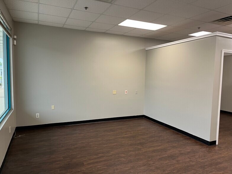 More Photos Of 740 E General Stewart Way, Hinesville General Retail For Lease
