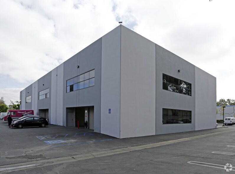 More Photos Of 23022 La Cadena Dr, Laguna Hills Light Manufacturing For Lease