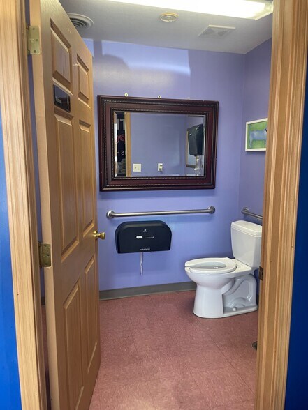 More Photos Of 401 N Limit St, Lincoln Freestanding For Sale