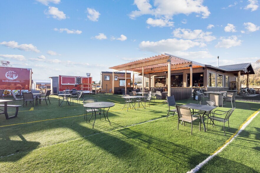 More Photos Of 13959 SW Commercial Loop Rd, Crooked River Ranch Restaurant For Sale